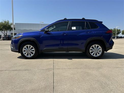 Certified 2025 Toyota Corolla Cross LE w/ Moonroof Package image 2