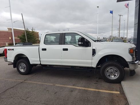 Used 2022 Ford F250 XL w/ Power Equipment Group AWD/4WD image 2