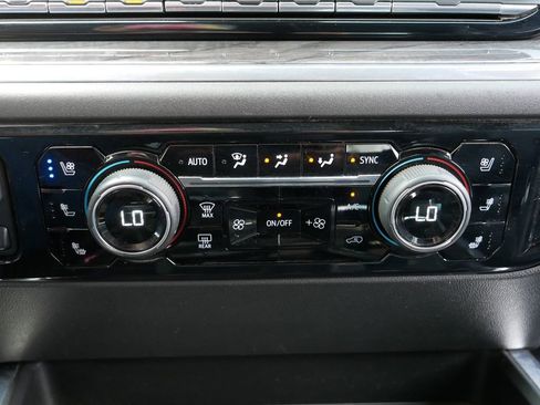 Used 2023 Chevrolet Silverado 1500 LTZ AWD/4WD image 23