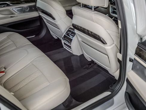 Used 2018 BMW 740i xDrive AWD/4WD image 22