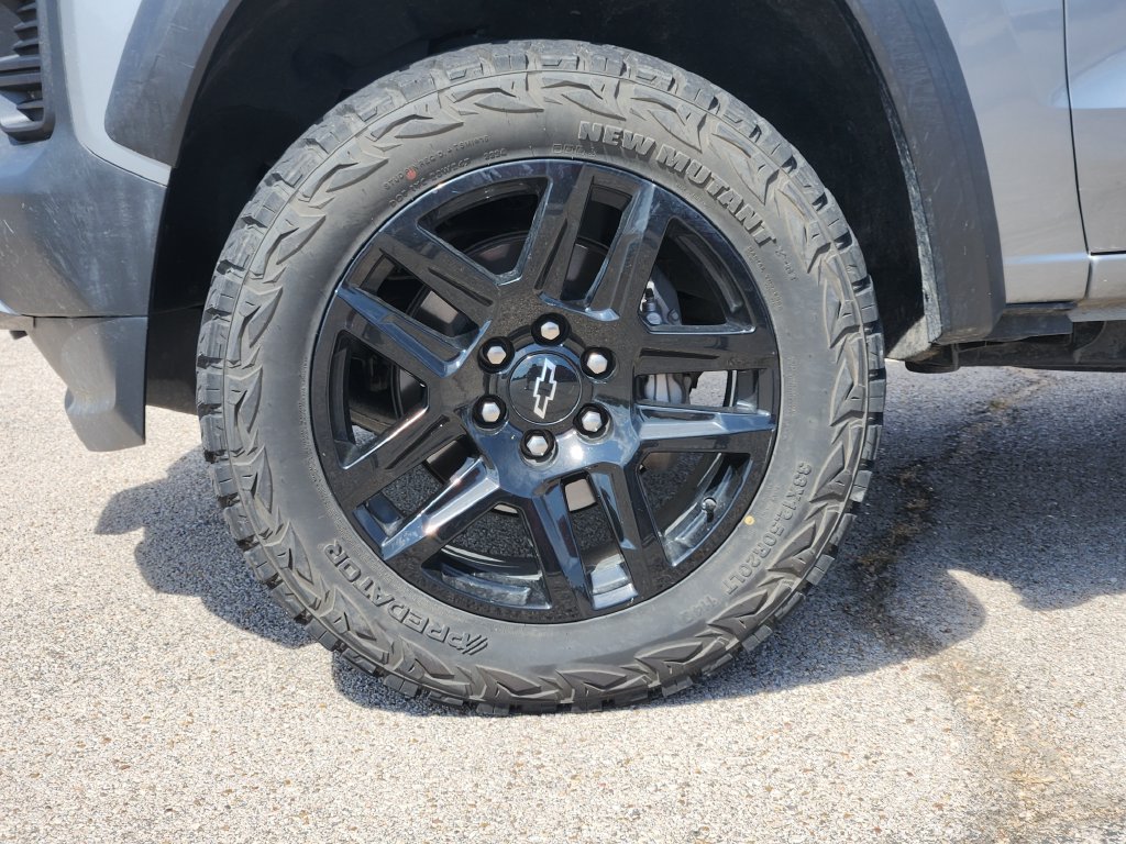 Used 2024 Chevrolet Colorado Trail Boss w/ Advanced Trailering Package AWD/4WD image 5