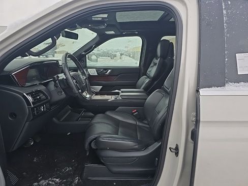 Used 2024 Lincoln Navigator Reserve w/ Equipment Group 201A image 11