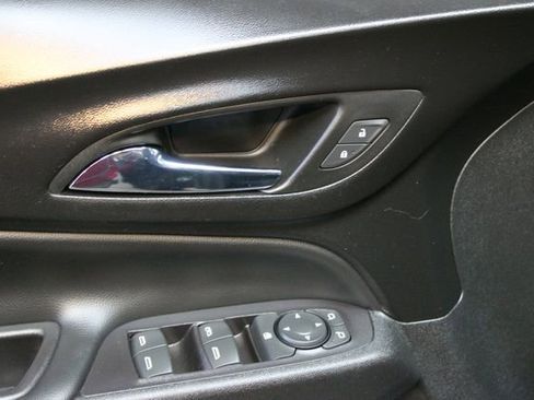 Used 2020 Chevrolet Equinox LT FWD image 19