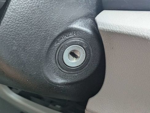 Used 2010 Toyota Camry LE FWD image 29