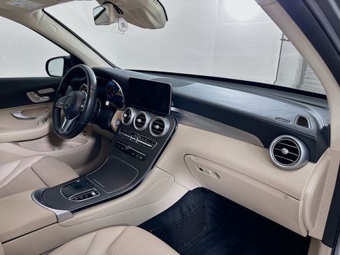 Used 2020 Mercedes-Benz GLC 300 4MATIC image 32