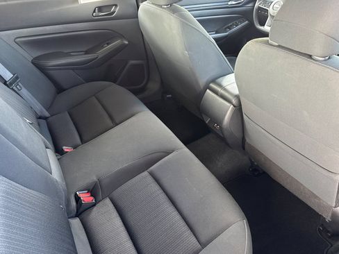 Used 2025 Nissan Altima 2.5 SV FWD image 22