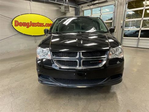 Used 2020 Dodge Grand Caravan SE image 8
