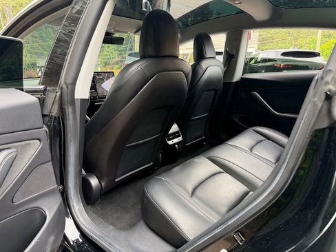 Used 2019 Tesla Model 3 Mid Range RWD image 31
