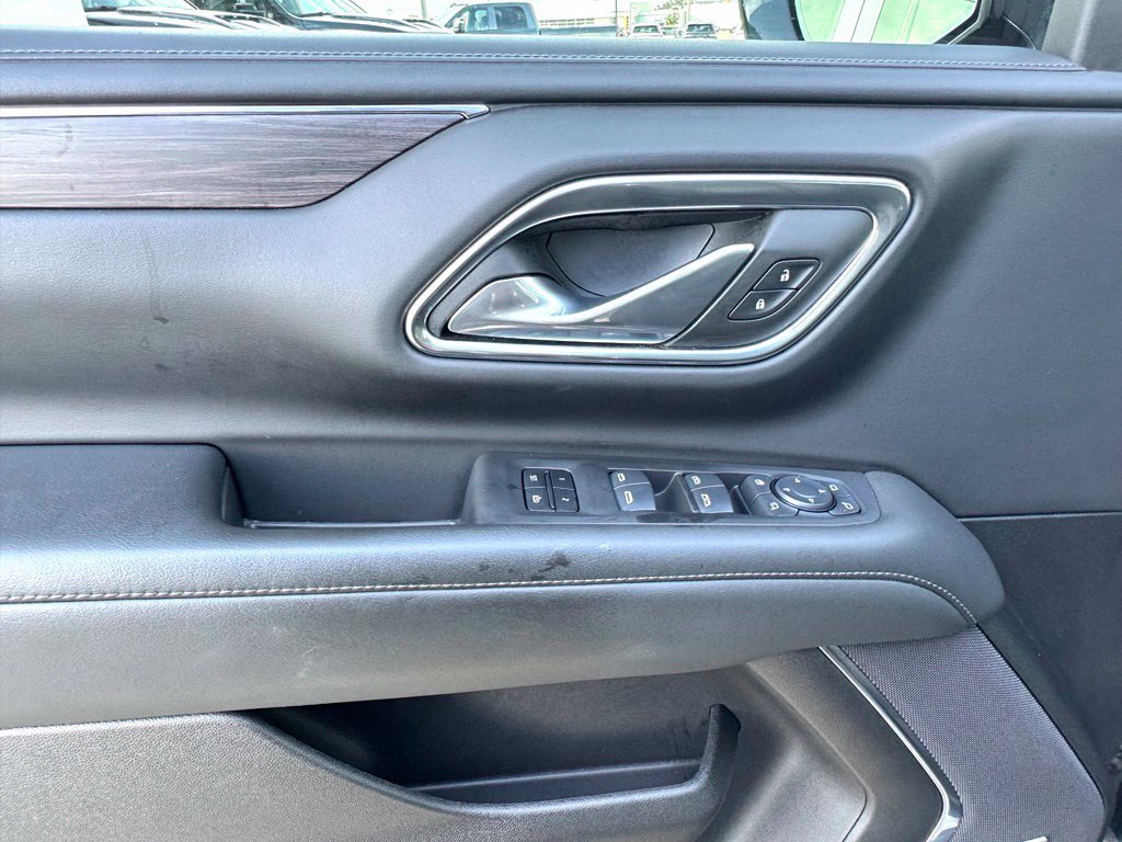 Used 2024 Chevrolet Tahoe Z71 w/ Luxury Package AWD/4WD image 13