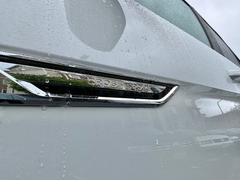 New 2025 Volkswagen Atlas Cross Sport SE image 12