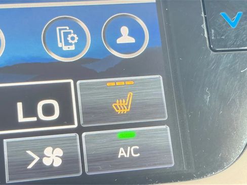 Used 2024 Subaru Outback Premium AWD/4WD image 25