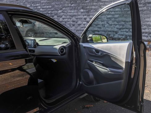 Used 2019 Hyundai Kona SEL image 14