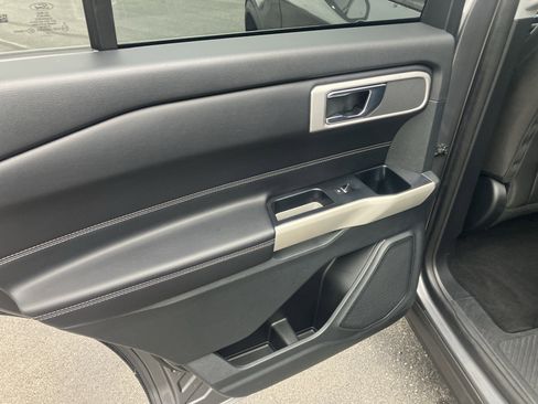 Used 2021 Ford Explorer XLT w/ Class III Trailer Tow Package RWD image 16