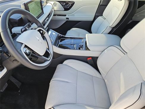 New 2026 Lincoln Aviator Black Label w/ Dynamic Handling Package image 12