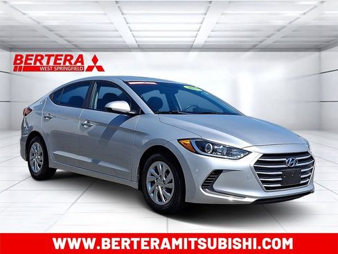 Used 2018 Hyundai Elantra SE FWD image 1