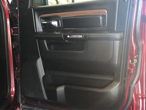 Used 2018 RAM 1500 Laramie w/ Convenience Group AWD/4WD image 17