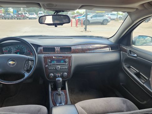 Used 2013 Chevrolet Impala LT w/ LT Sunroof Package FWD image 8