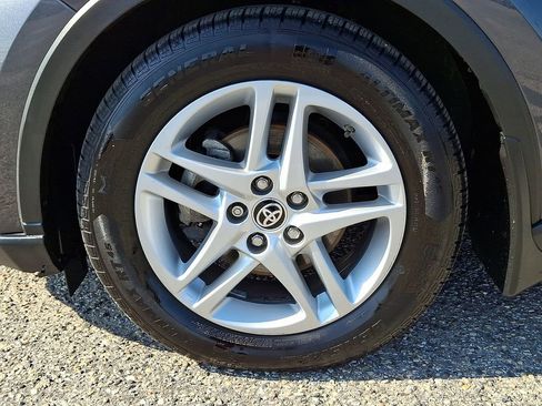 Used 2021 Toyota C-HR LE FWD image 8