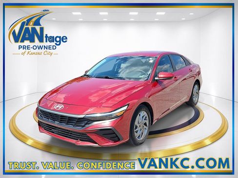 Used 2024 Hyundai Elantra Blue FWD image 1
