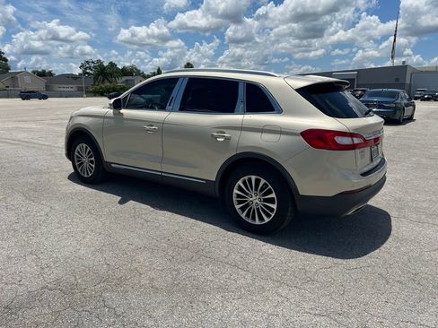 Used 2016 Lincoln MKX Select w/ Select Plus Package FWD image 4