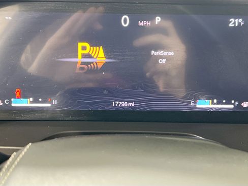 Used 2022 Jeep Grand Cherokee Overland image 12