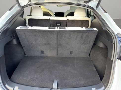Used 2022 Tesla Model Y Long Range image 11