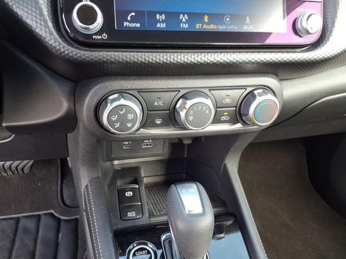 Certified 2024 Nissan Kicks SV w/ Interior Electronics Package FWD image 11