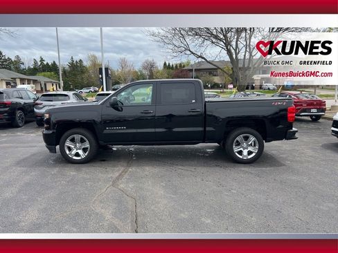 Used 2018 Chevrolet Silverado 1500 Custom w/ Custom Value Package AWD/4WD image 9