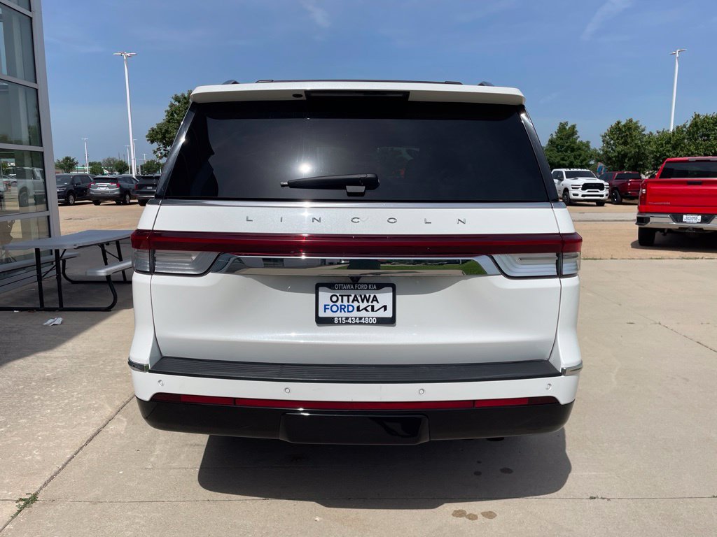 Used 2022 Lincoln Navigator Reserve AWD/4WD image 6