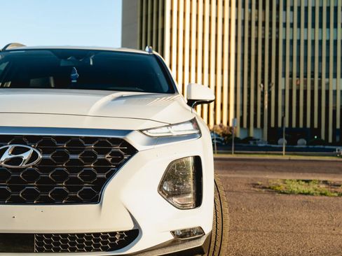 Used 2019 Hyundai Santa Fe SEL FWD image 5