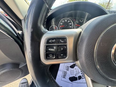 Used 2011 Jeep Liberty Limited w/ Tire & Wheel Group AWD/4WD image 18
