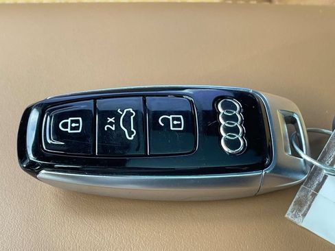 Used 2024 Audi A8 L 3.0T AWD/4WD image 40