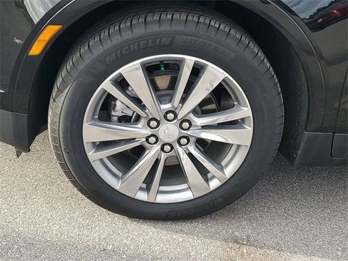 Used 2025 Cadillac XT5 Premium Luxury image 36