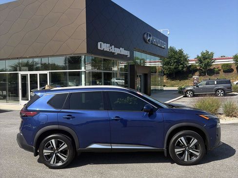Used 2022 Nissan Rogue SL w/ SL Premium Package FWD image 9