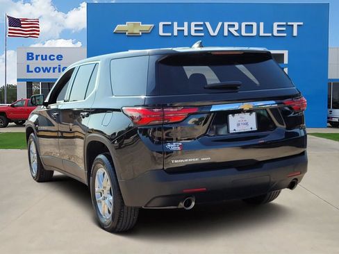 Used 2023 Chevrolet Traverse LS AWD/4WD image 5