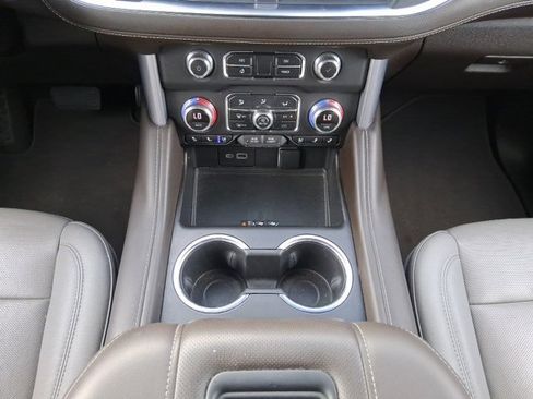 Used 2023 GMC Yukon SLT image 12