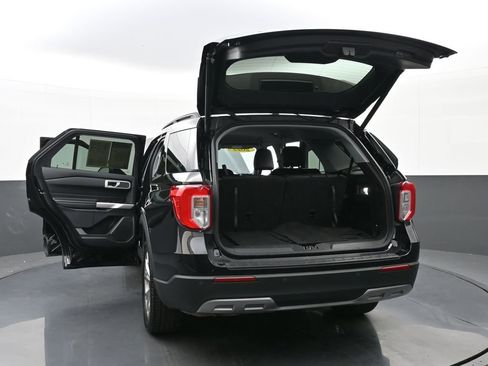 Used 2022 Ford Explorer XLT w/ Equipment Group 202A image 51