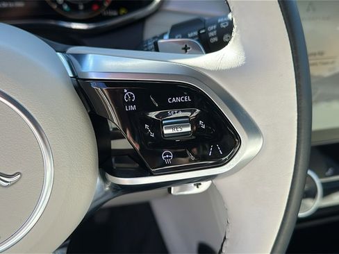 Used 2025 Jaguar F-PACE R-Dynamic S image 14