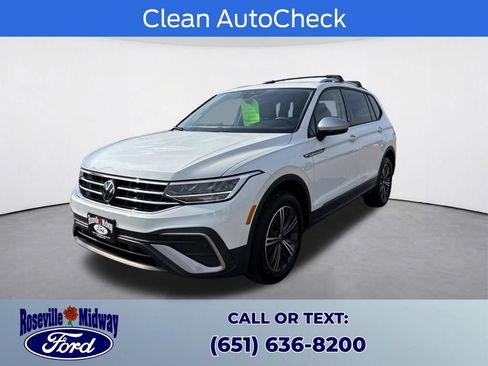 Used 2024 Volkswagen Tiguan Wolfsburg Edition w/ Panoramic Sunroof Package AWD/4WD image 3