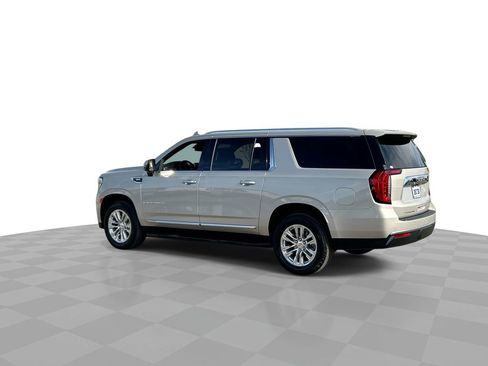 Used 2023 GMC Yukon XL SLT w/ SLT Luxury Package image 6