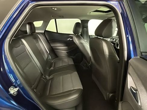 Used 2024 Chevrolet Trax LT w/ Sunroof Package FWD image 29