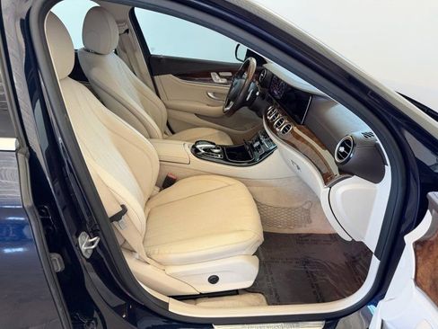 Used 2018 Mercedes-Benz E 400 4MATIC Wagon w/ Premium 2 Package image 19