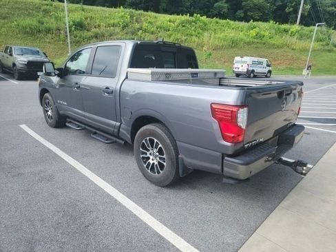 Used 2023 Nissan Titan SV w/ SV Convenience Package AWD/4WD image 6