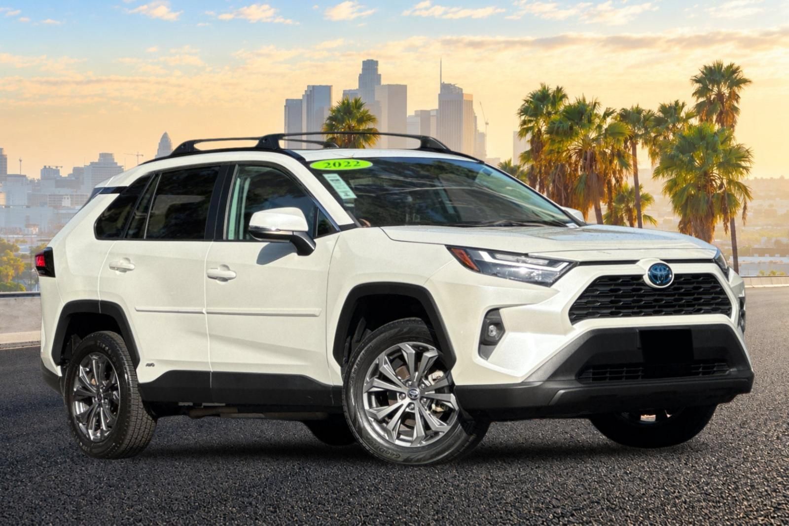 Used 2022 Toyota RAV4 XLE Premium AWD/4WD image 2