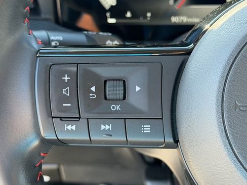 Certified 2025 Nissan Kicks SR image 12