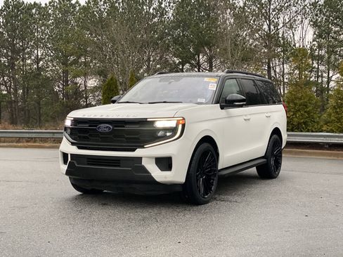 Used 2025 Ford Expedition Active image 13