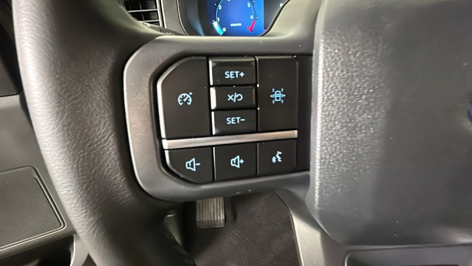 Used 2025 Ford F150 XLT w/ Equipment Group 301A Standard AWD/4WD image 18
