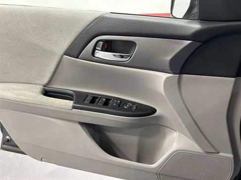 Used 2013 Honda Accord LX image 16