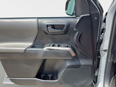 Used 2021 Toyota Tacoma SR5 RWD image 26