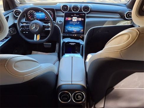 Used 2024 Mercedes-Benz GLC 300 4MATIC image 20